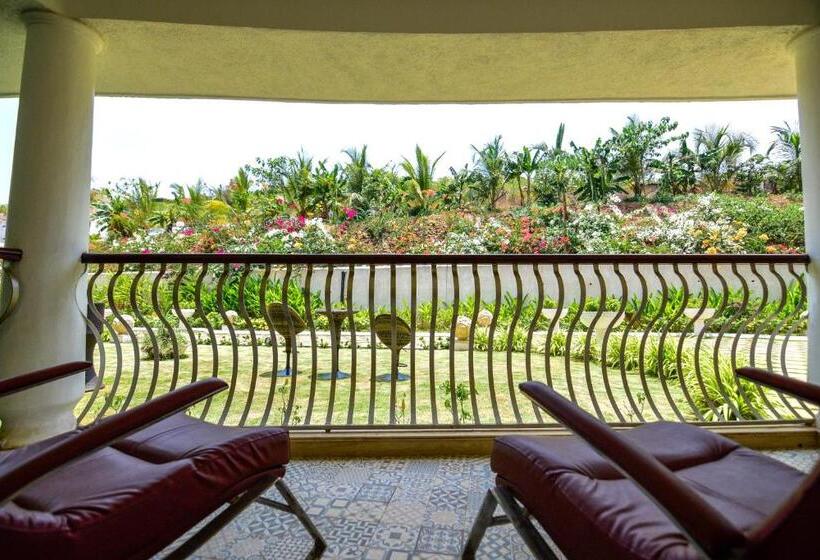 Deluxe Room with Balcony