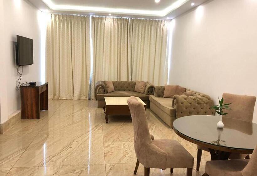 استودیو خانوادگی, Park Regis Goa