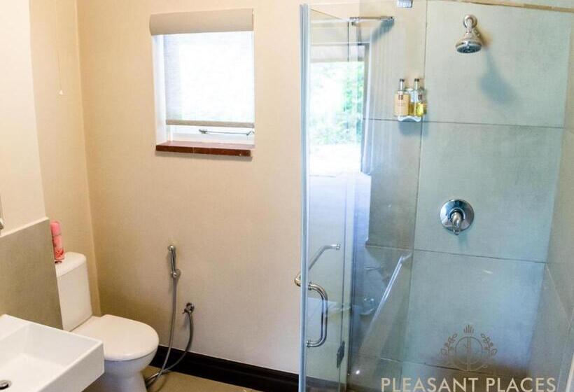 חדר סטנדרט עם מיטת קינג, Pleasant Places By Sanaandi