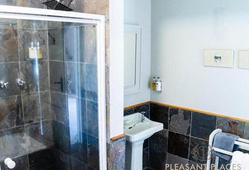 חדר משפחתי דלוקס, Pleasant Places By Sanaandi