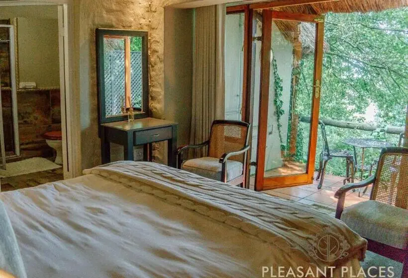 バルコニー付きデラックスルーム, Pleasant Places By Sanaandi