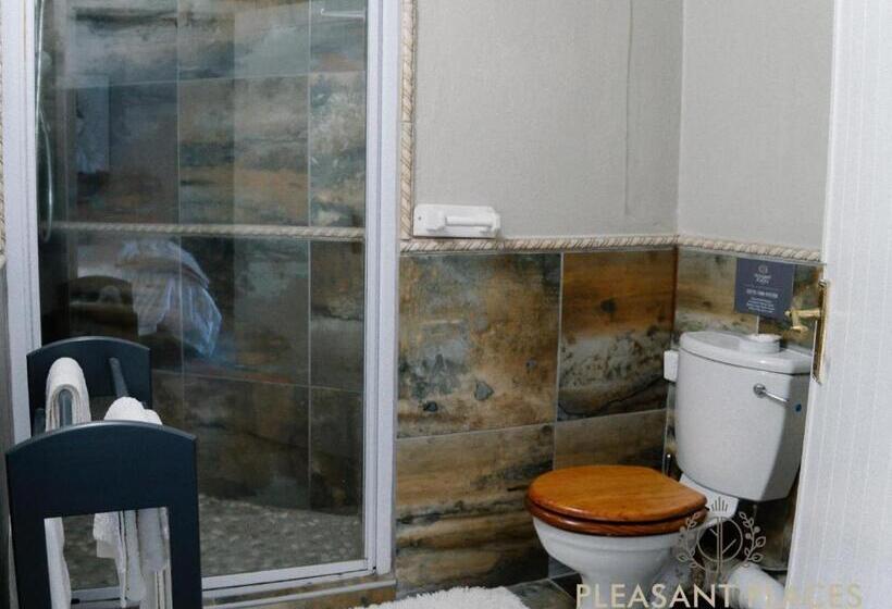 חדר דלוקס עם מרפסת, Pleasant Places By Sanaandi