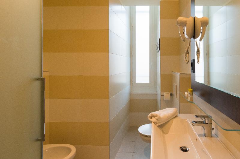 חדר סטנדרט לשלושה, B&b Hotel Genova Principe