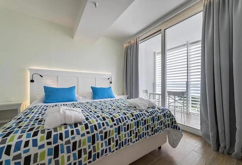 سوییت با چشمانداز دریا, Amadria Park Beach Hotel Jure