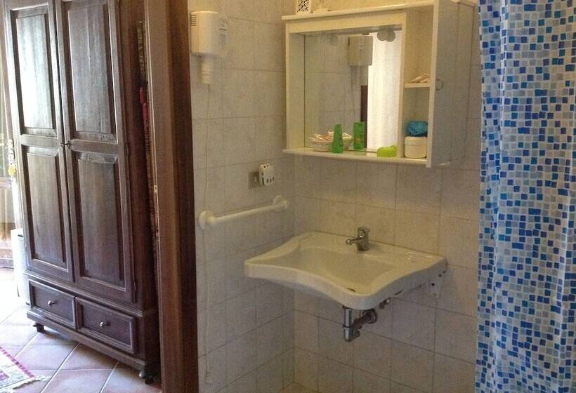 غرفة قياسية ثلاثية, Le Copertelle Ristorante Bed & Breakfast