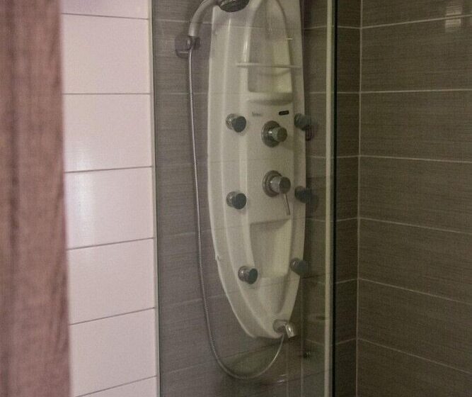 스탠다드 싱글 룸, Marianna