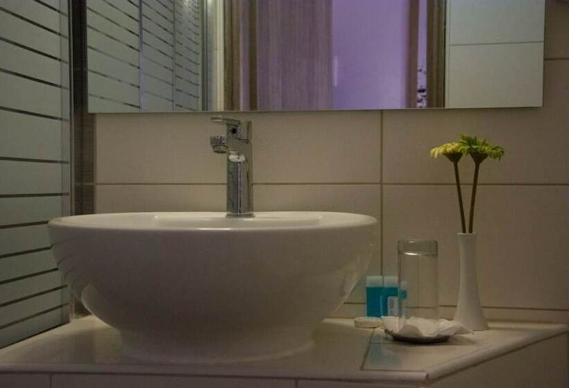 스탠다드 싱글 룸, Marianna