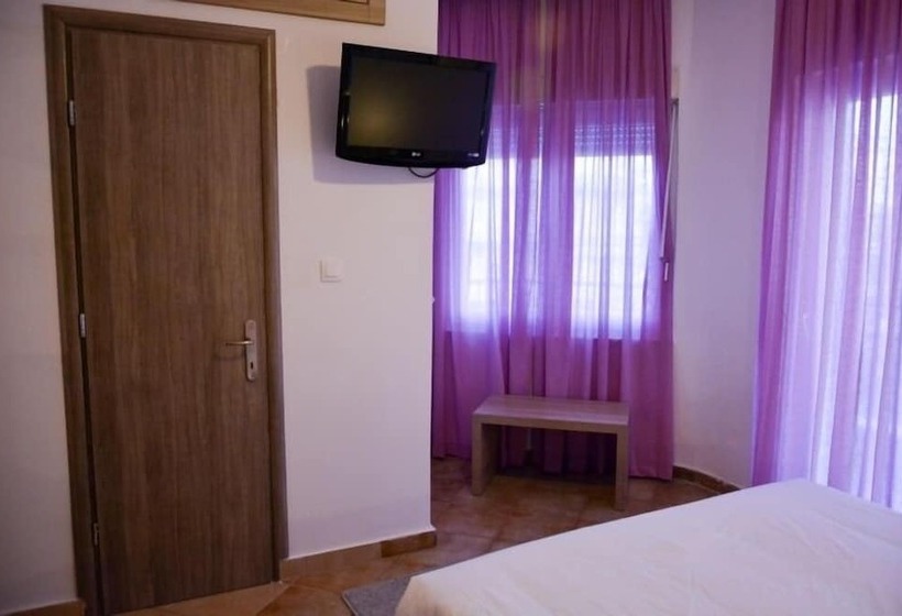 스탠다드 싱글 룸, Marianna