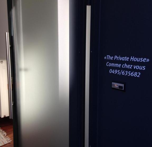 Дом 1 Спальня, Les Voisins De Mr Sax