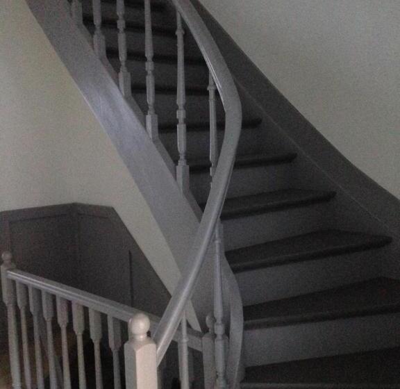 Дом 1 Спальня, Les Voisins De Mr Sax