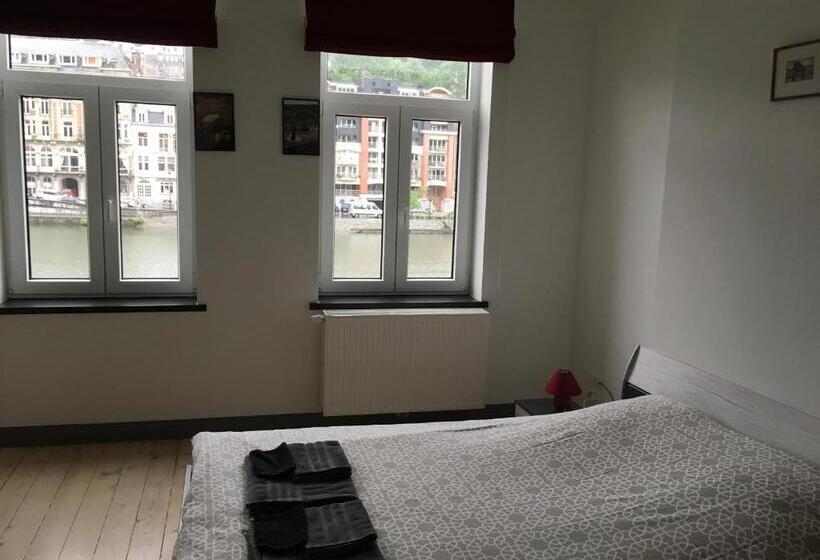 Семейный Номер Совместный Санузел, Les Voisins De Mr Sax