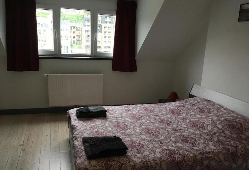 Семейное Студио, Les Voisins De Mr Sax