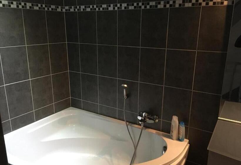 Семейное Студио, Les Voisins De Mr Sax