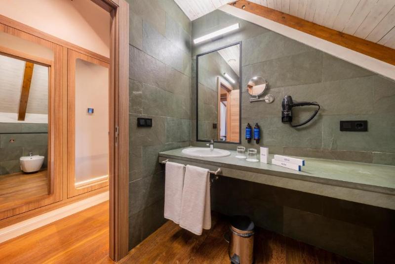 Deluxe Family Room, Mecasa