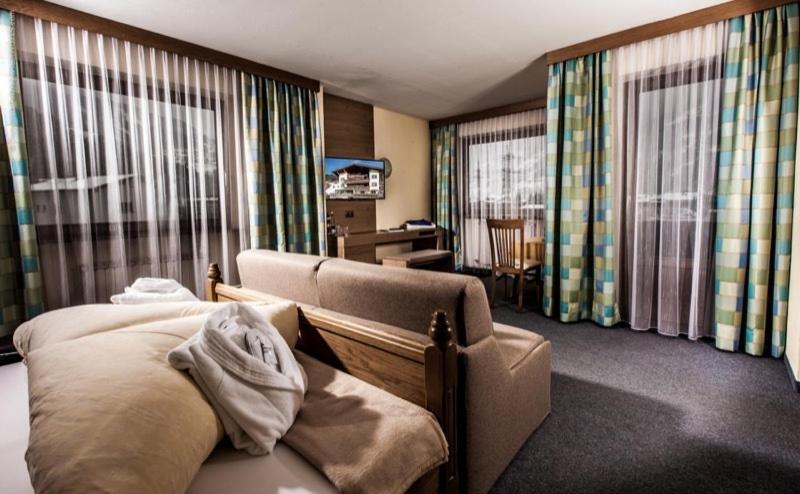 חדר סטנדרט לשלושה עם מרפסת, Pension Kreuzjoch