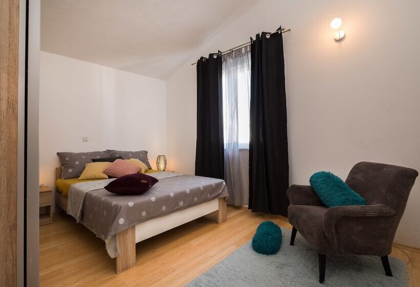 带双人床的经典房间, Hostel šakić