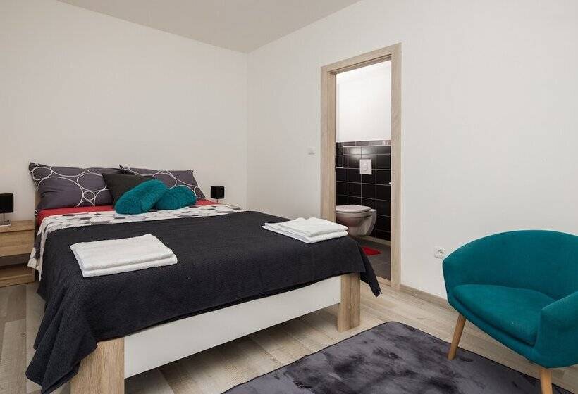 클래식 룸 더블 침대, Hostel šakić