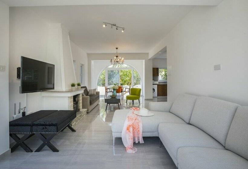 2 Sovrums Villa, Protaras Villa Delphini