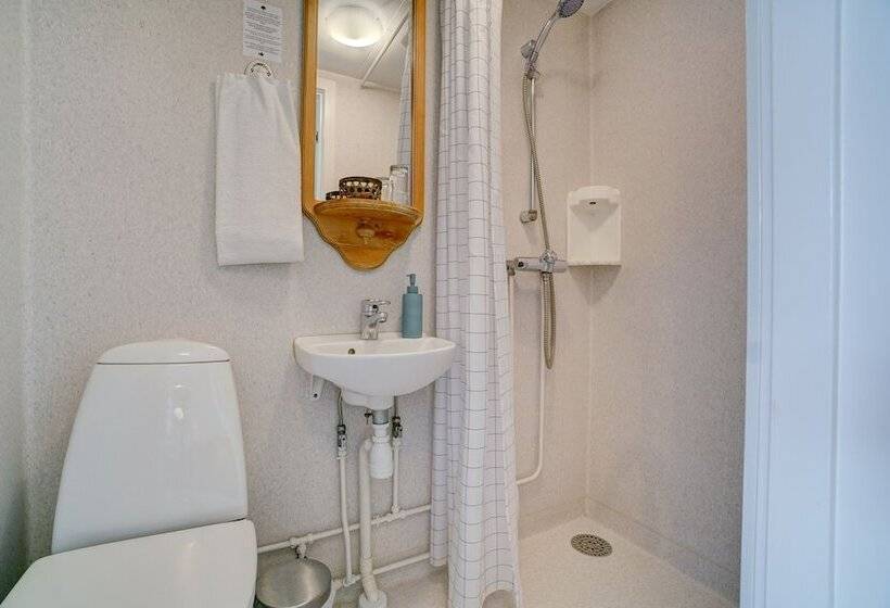 标准单人间, Svostrup Kro