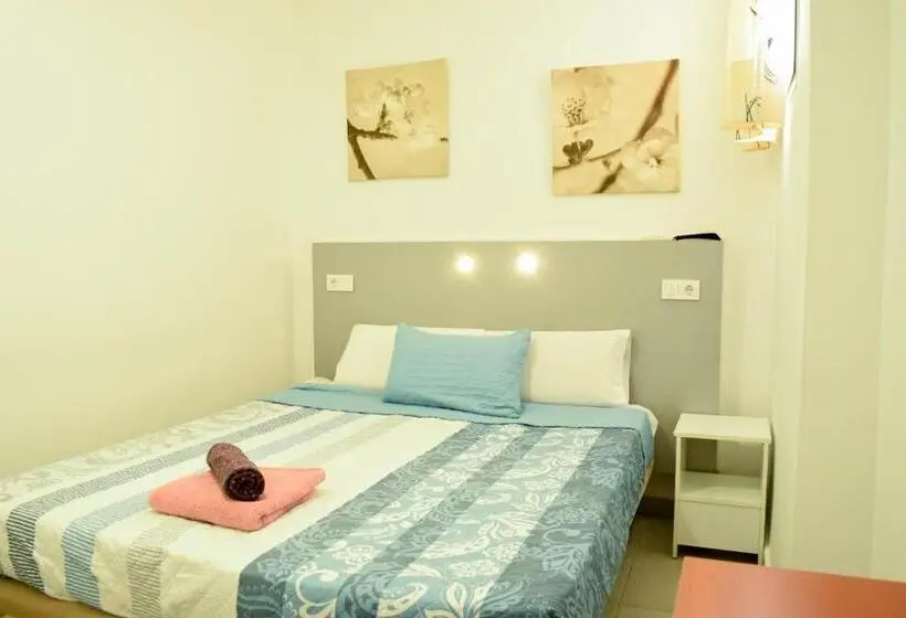 اتاق اکونومی, Lagunillas St