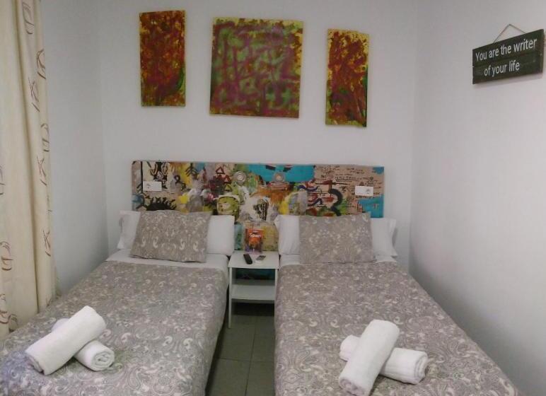 اتاق استاندارد, Lagunillas St