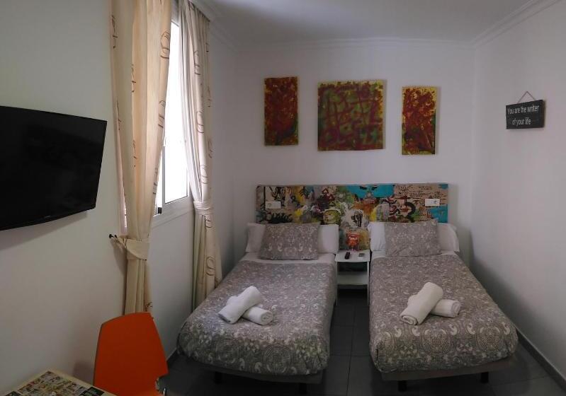 اتاق استاندارد, Lagunillas St