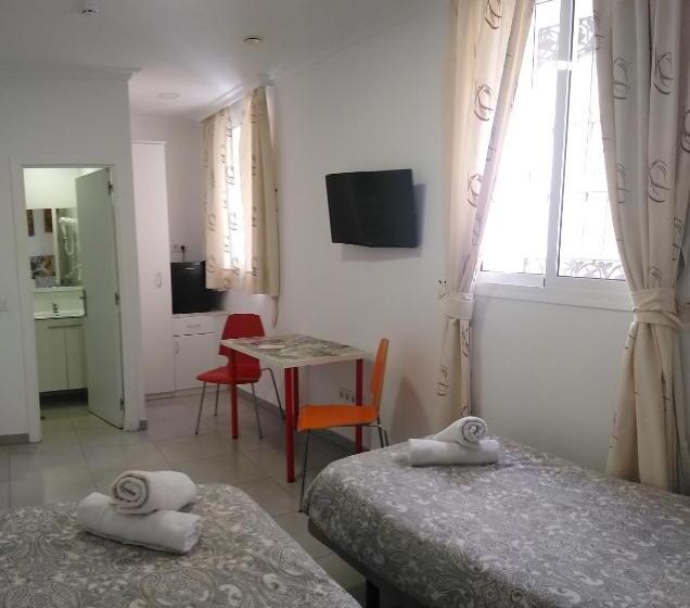 اتاق استاندارد, Lagunillas St