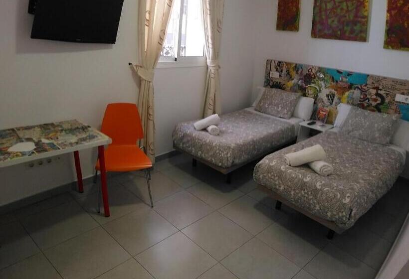 اتاق استاندارد, Lagunillas St