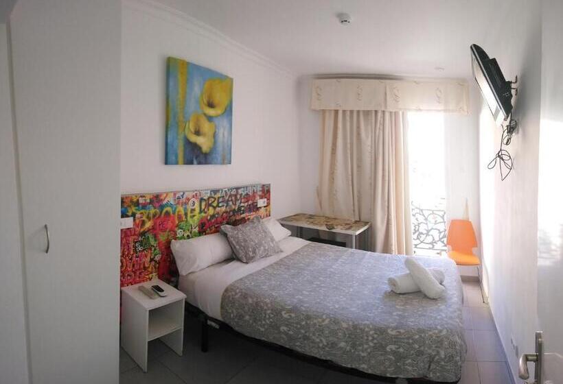 اتاق لوکس, Lagunillas St