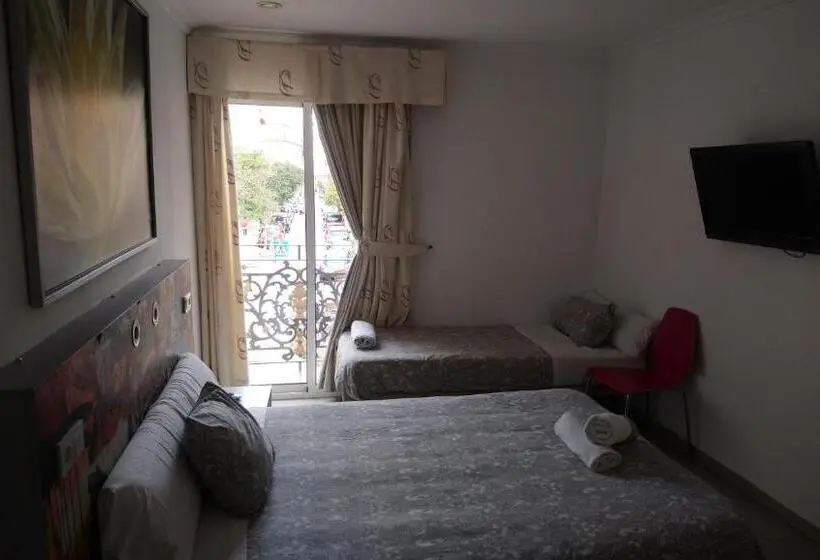 اتاق لوکس, Lagunillas St