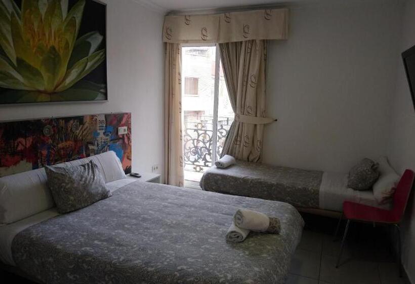 اتاق استاندارد سه نفره, Lagunillas St