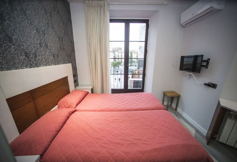 Standard Room Double Bed City View, Hostal Centro