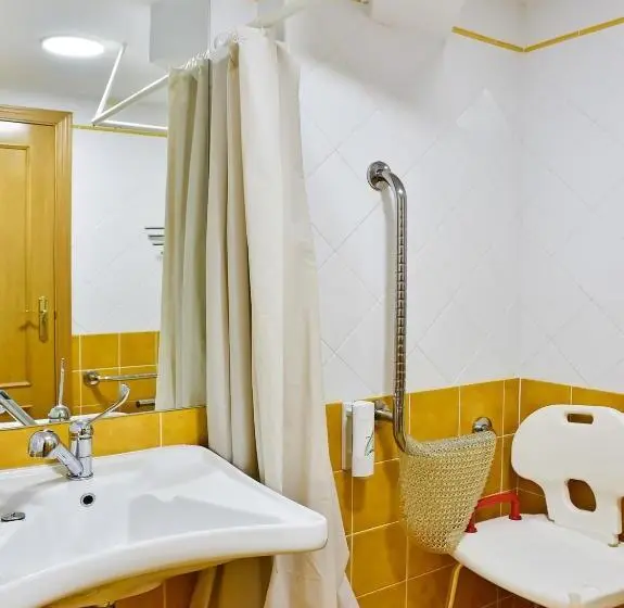 استودیوی استاندارد, Hostal La Colmena