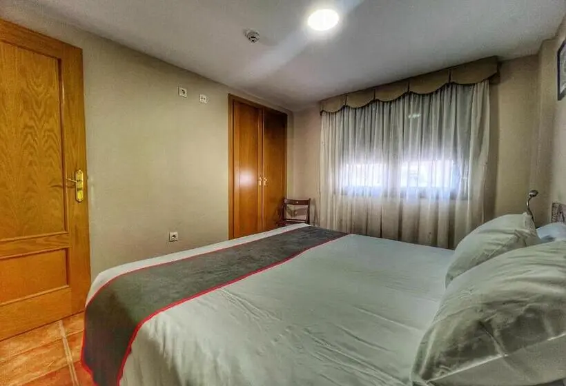 استودیو خانوادگی, Hostal La Colmena
