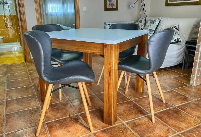 استودیو خانوادگی, Hostal La Colmena