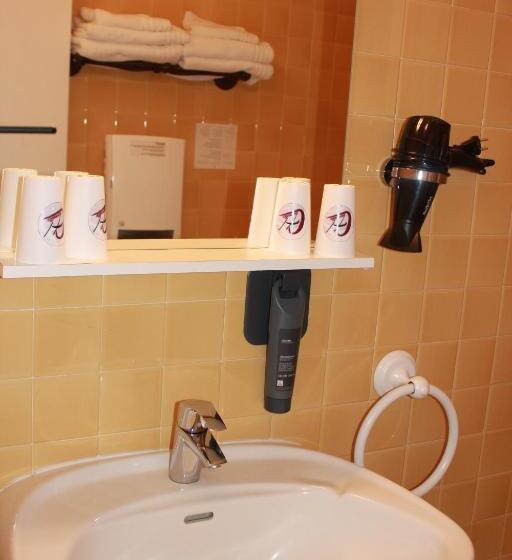 패밀리 룸, Hôtel Les Charmilles