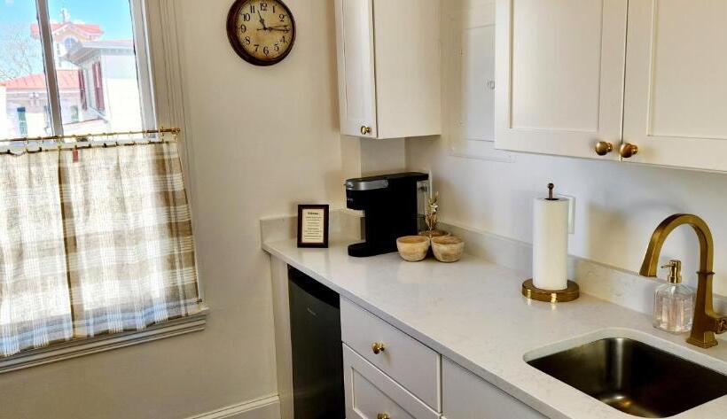 豪华套房, The Mason Cottage Downtown