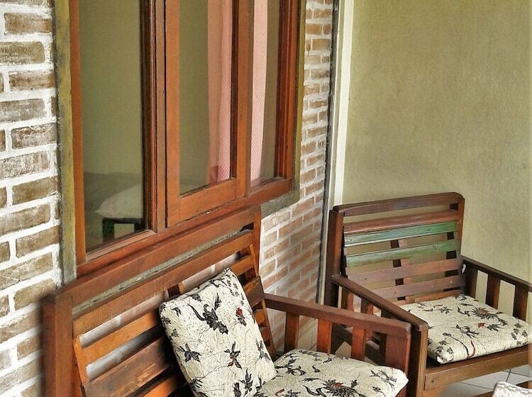 غرفة قياسية ثلاثية, Arjuna Homestay Ubud