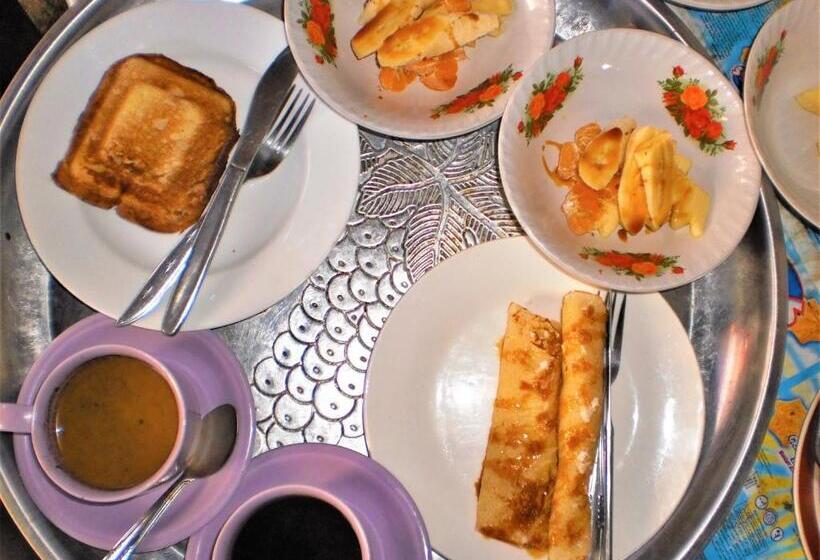 غرفة قياسية ثلاثية, Arjuna Homestay Ubud