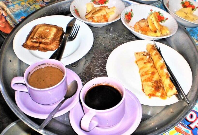 غرفة قياسية ثلاثية, Arjuna Homestay Ubud