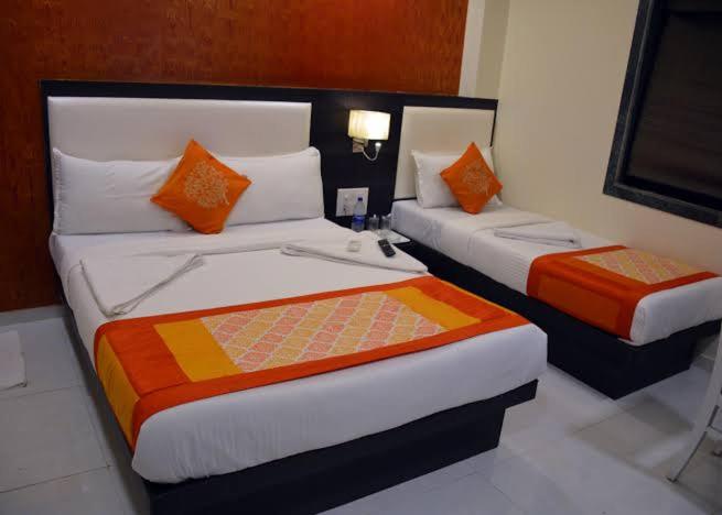 غرفة قياسية ثلاثية, Avenue Residency