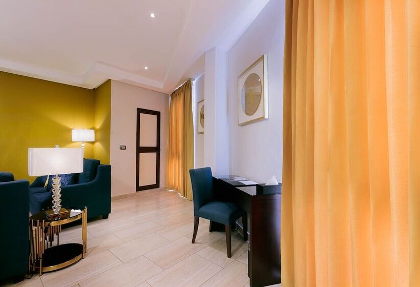 سوییت اجرایی, Oak Plaza Suites