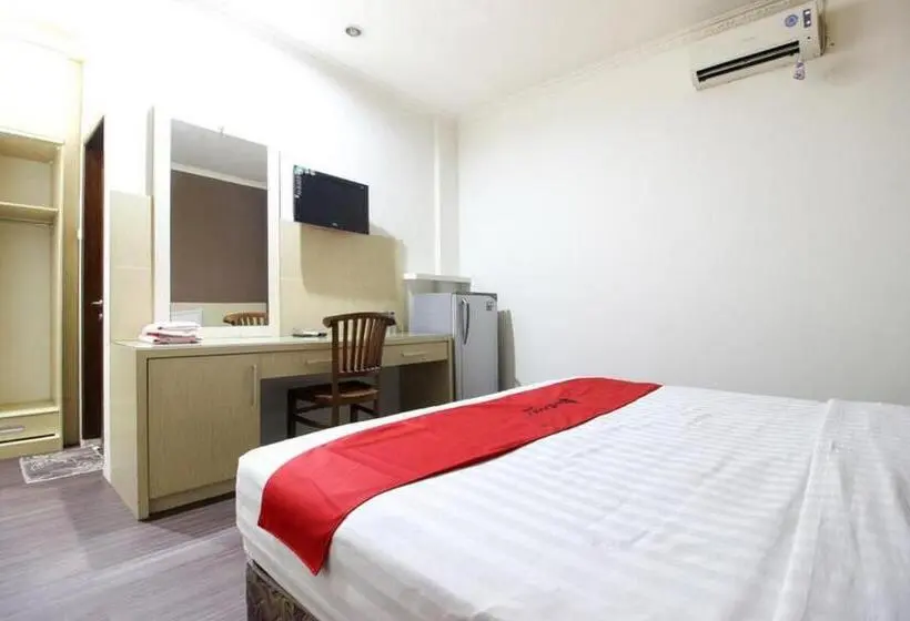 スタンダードルーム, Reddoorz Near Stadion Manahan Solo