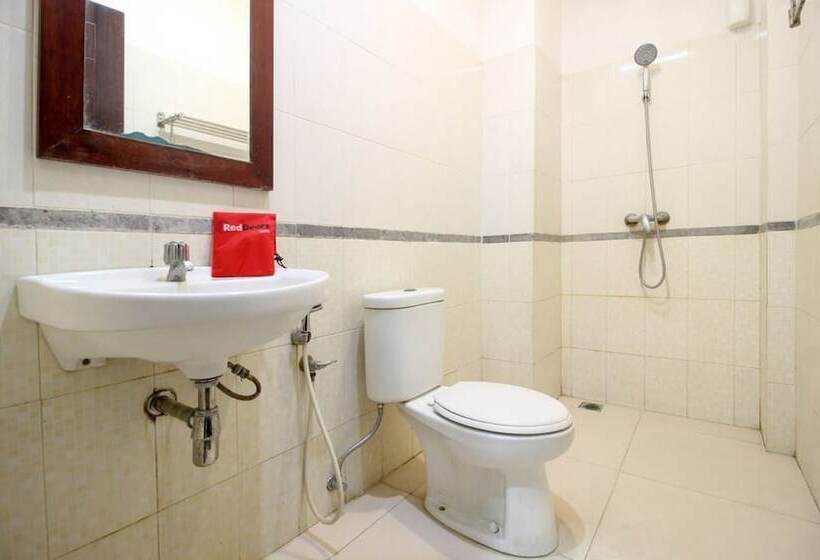 Номер Economy, Reddoorz Near Stadion Manahan Solo