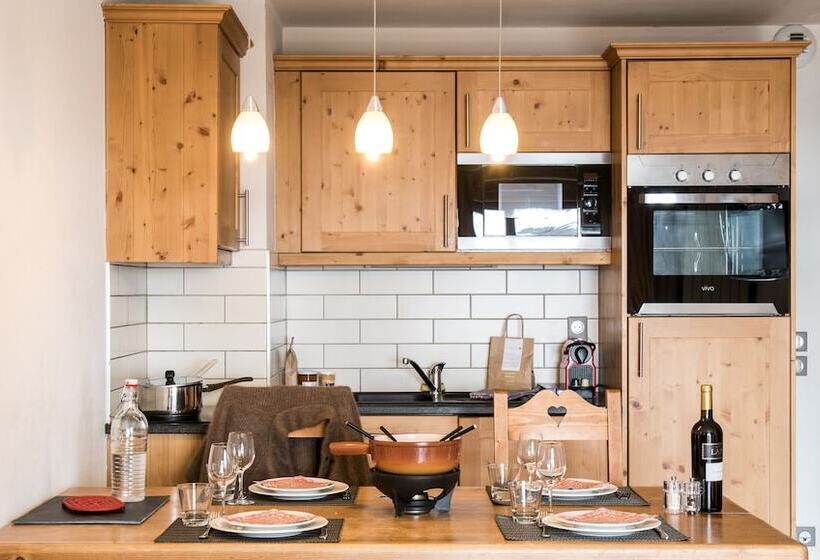 דירת שלושה חדרים, Residence  Les Grandes Alpes