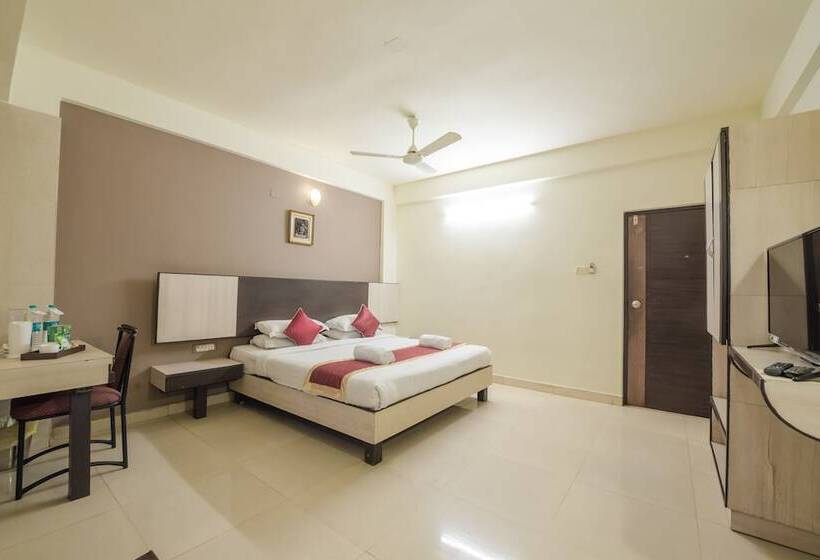 디럭스 룸, Roopa