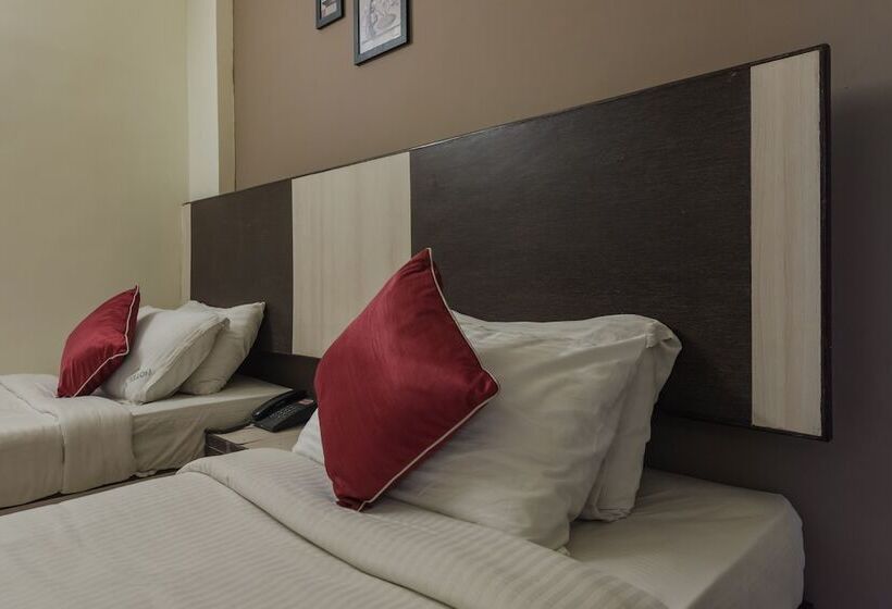 디럭스 룸, Roopa