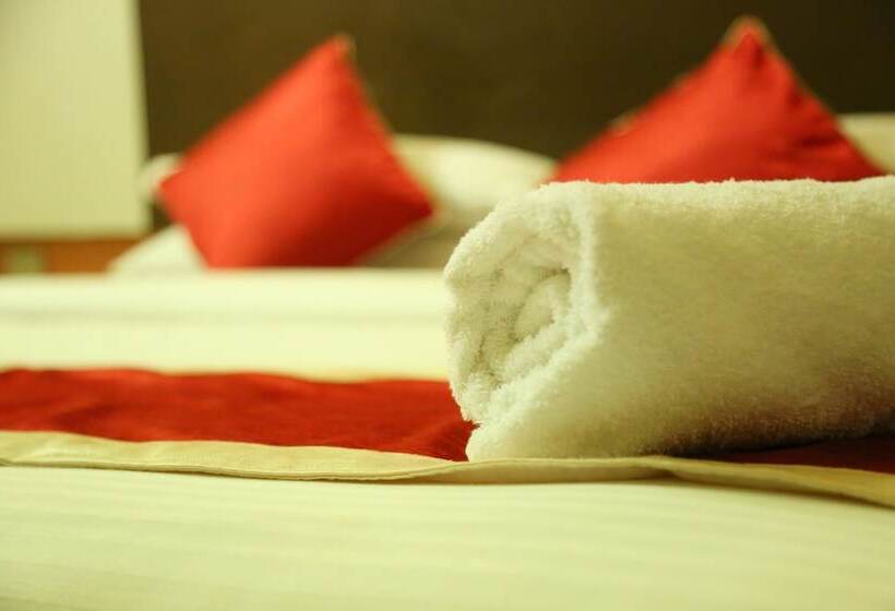 스탠다드 트리플 룸, Roopa