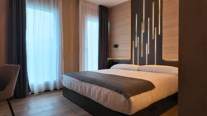 اتاق استاندارد, Focus