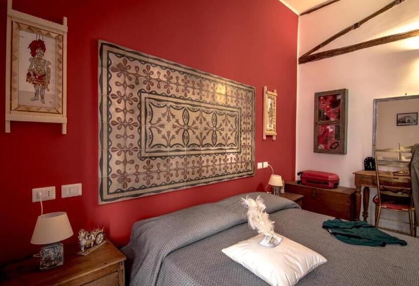 اتاق استاندارد با بالکن, Ad Hoc Rooms
